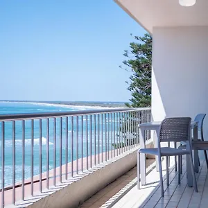 https://edgecliffe-unit-4-4-esplanade-kings-beach.queenslandhotels.net